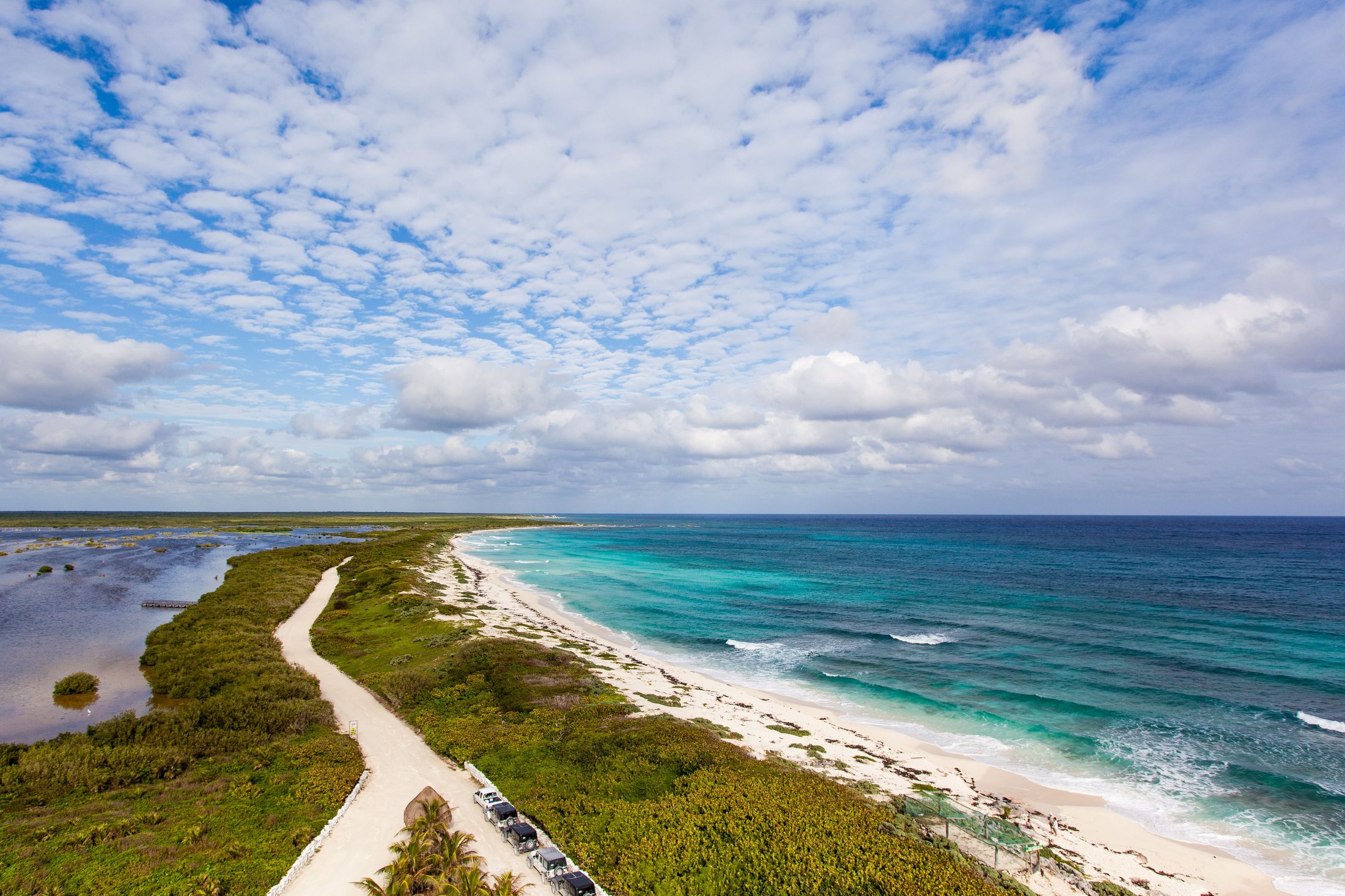 Vista aérea de playa en Cozumel